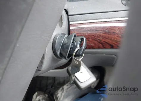 2002 Mercury Grand Marquis Gs z USA, uszkodzony, nr VIN 2MEFM74W92X653712